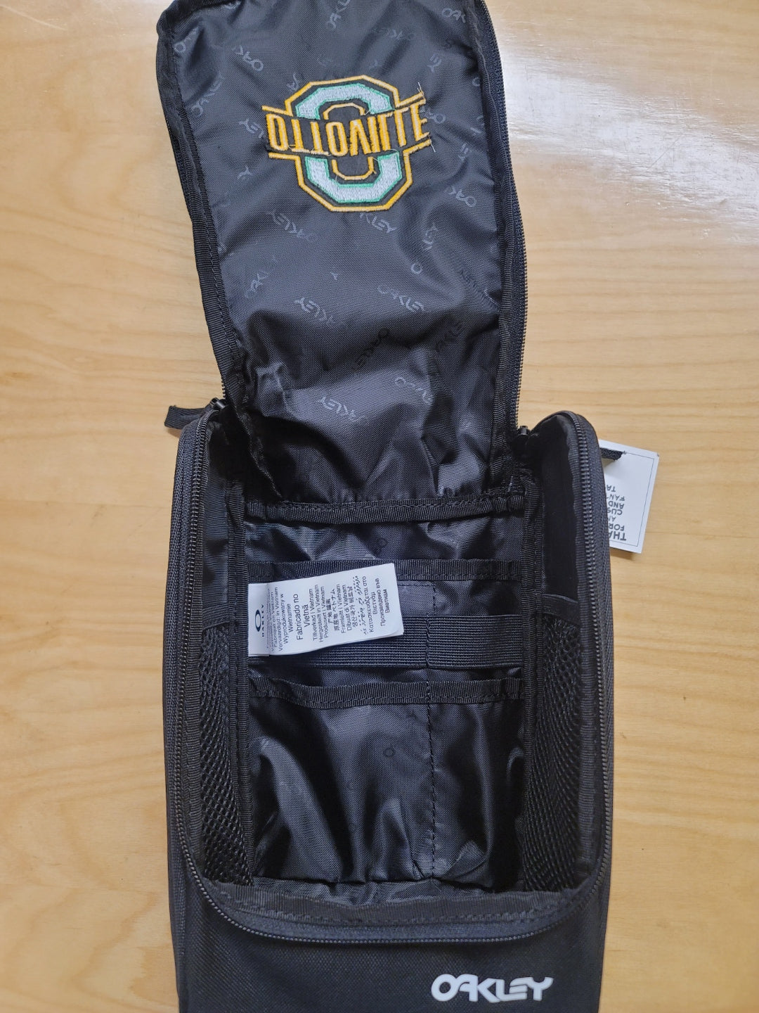 Showroom: Travel Pouch